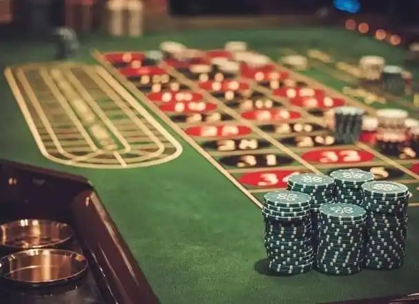 Proses bermain Ceme Online langkah demi langkah di visitor bet dengan indikator kartu dan tombol keputusan